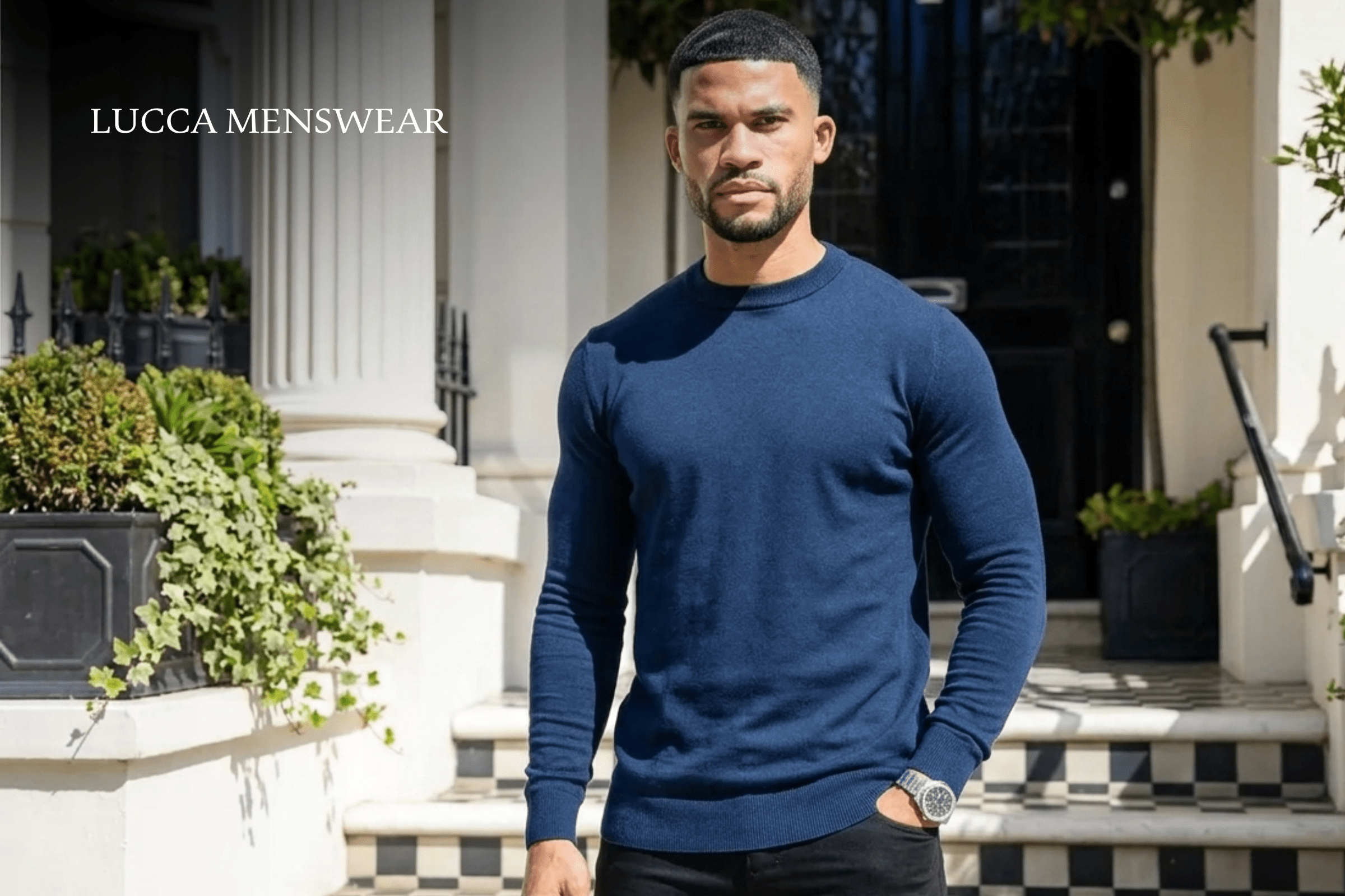 What is a crew neck? Crew Neck, Round Neck, and V-Neck - Lucca Menswear