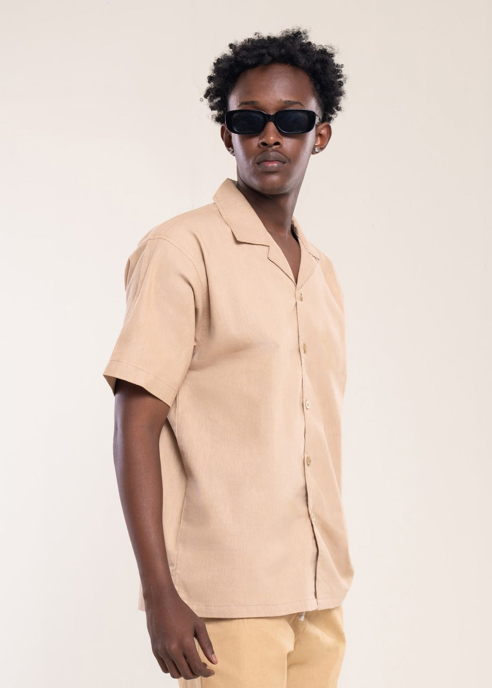 Men's Linen Shirt In Beige Secondary image