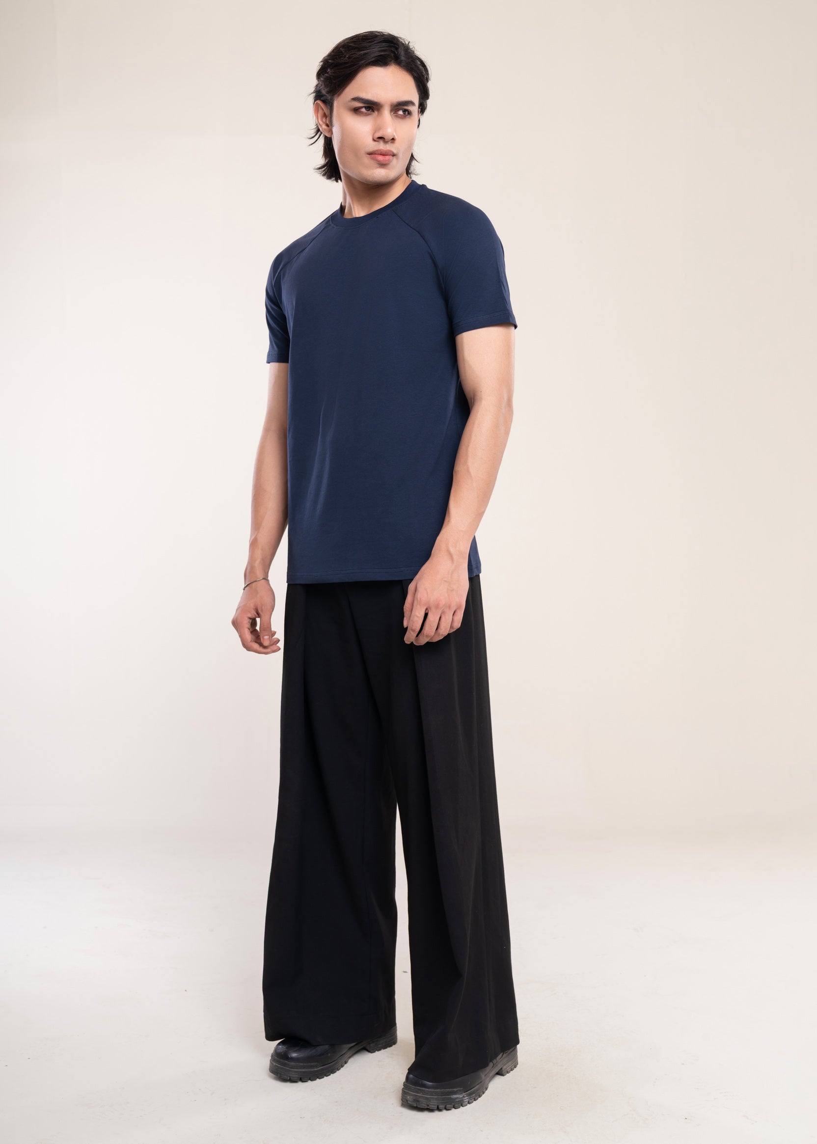 Muscle Fit Rich Cotton Navy T-Shirt Secondary image